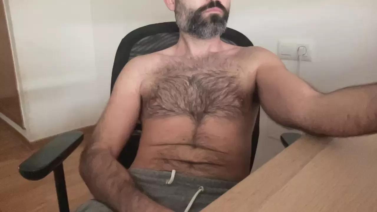 hairywanker35 on Cam4 
