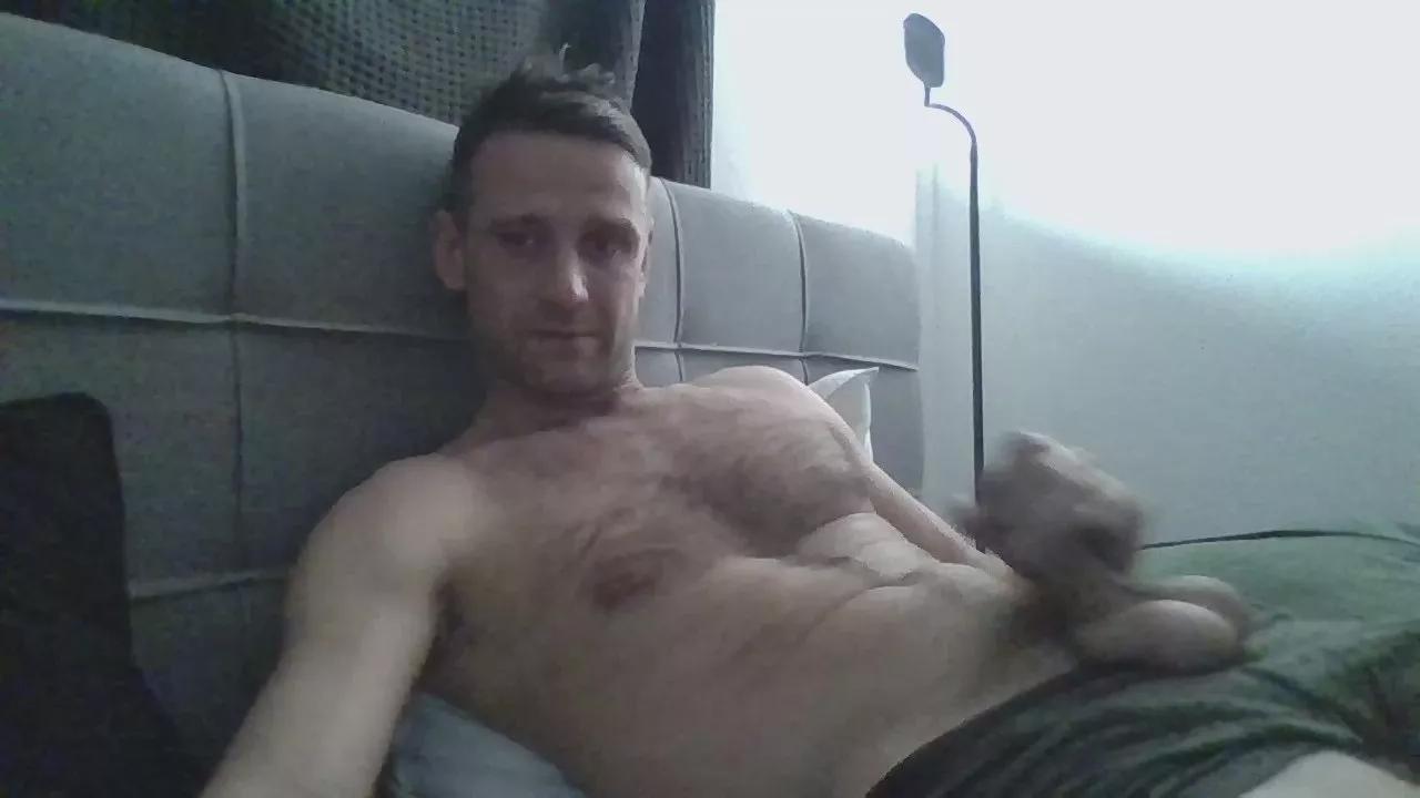 hartdickleon on Cam4 