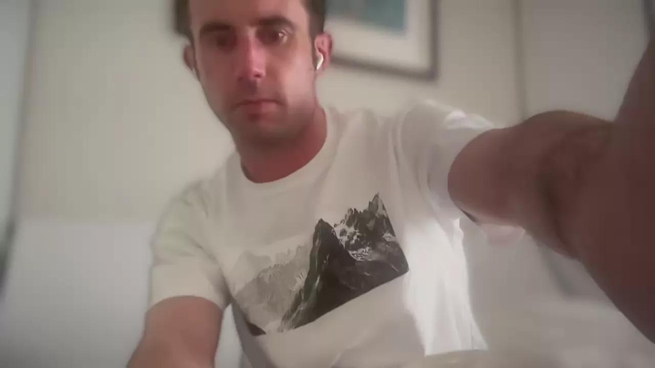 hung_american89 on Cam4 