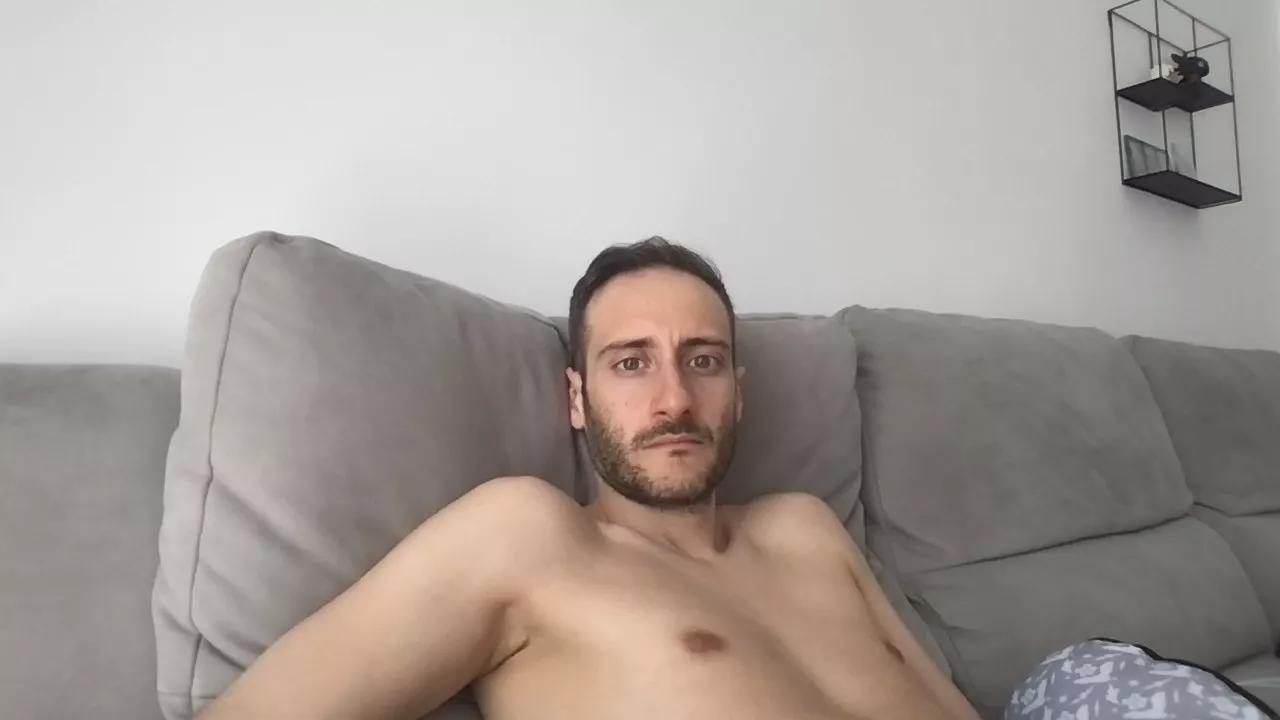 italianvirgil25 on Cam4 
