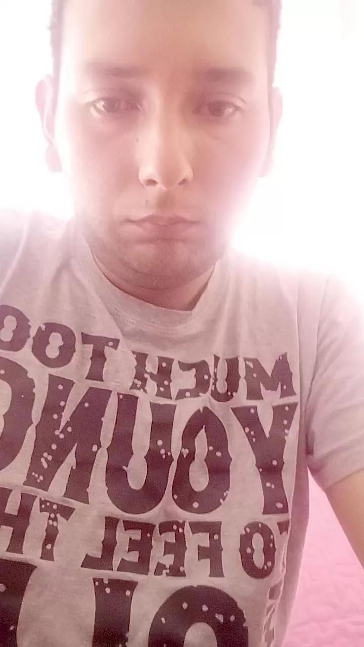 JoeGol96 on Cam4 