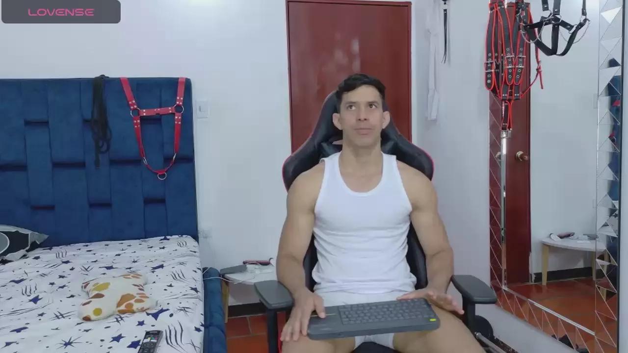 Joserumbero91 on Cam4 
