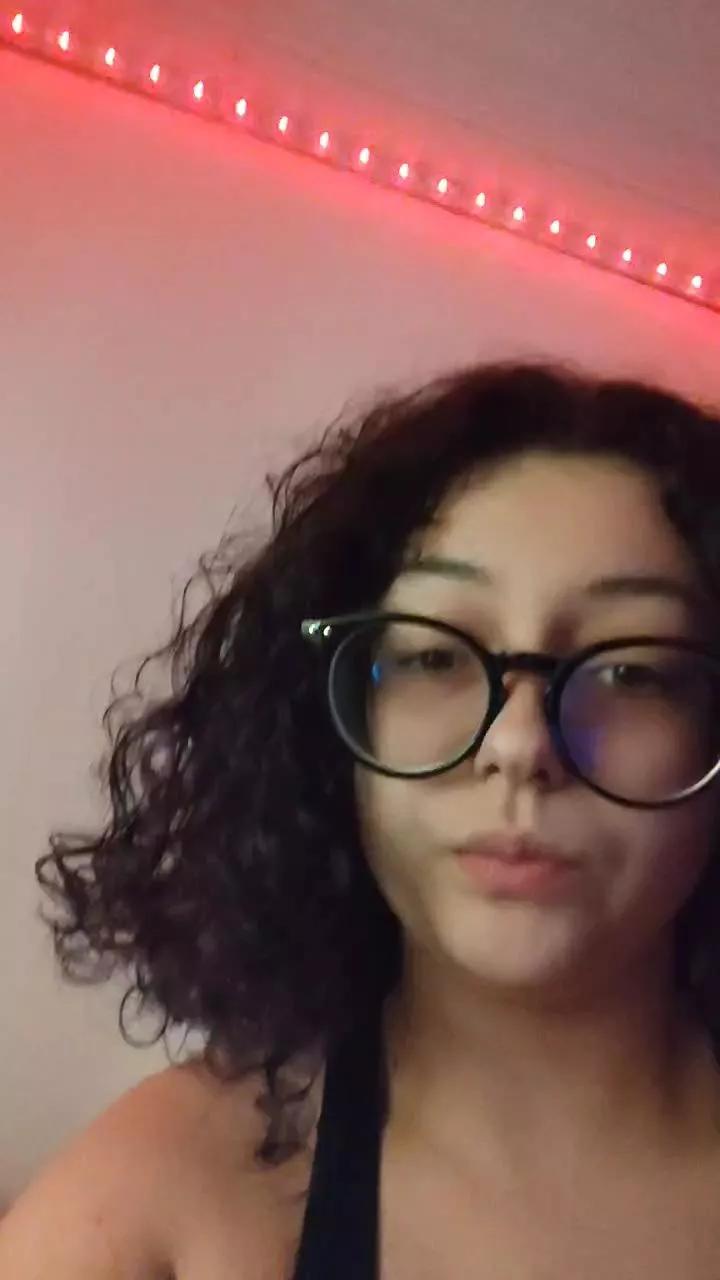 Kogumeladatrixx on Cam4 