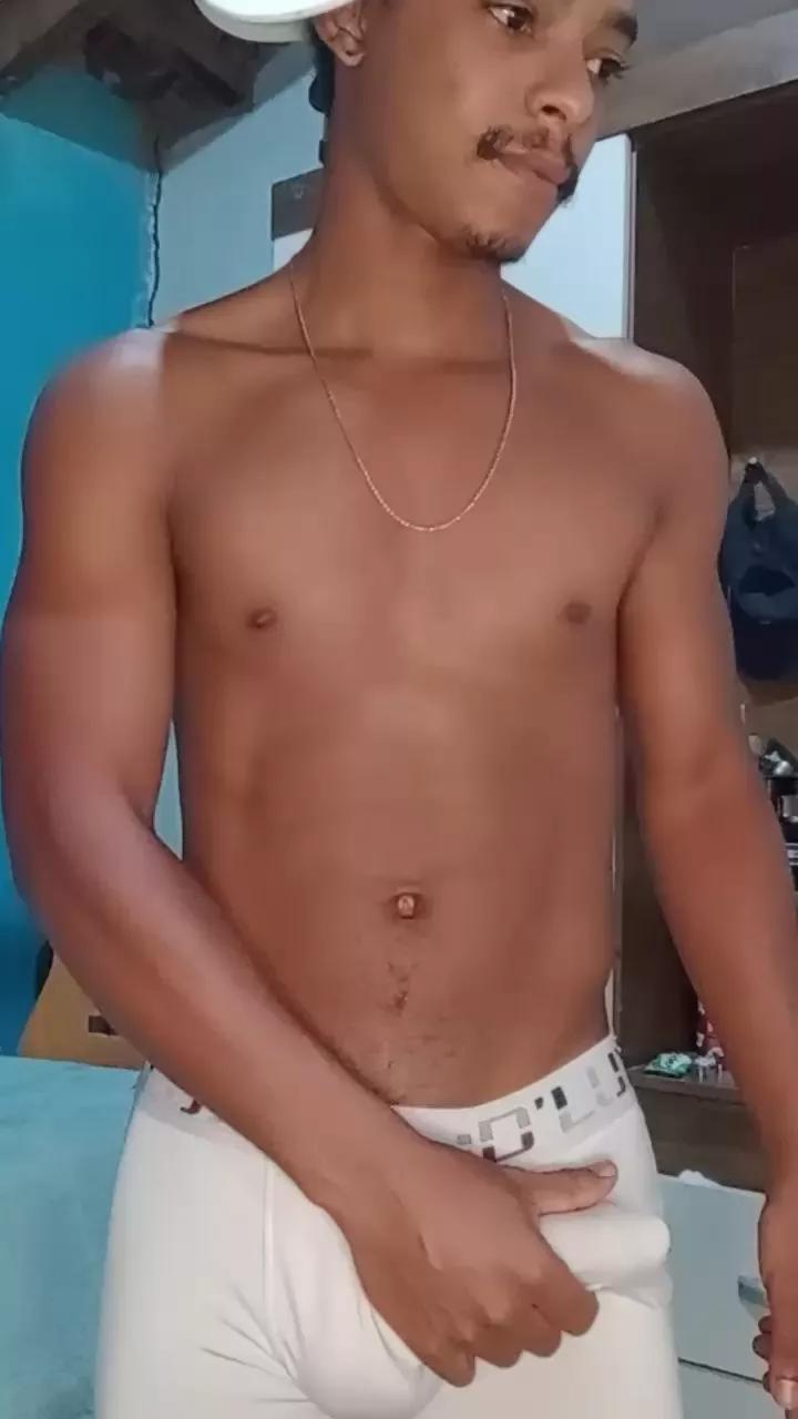 leo_xxj on Cam4 