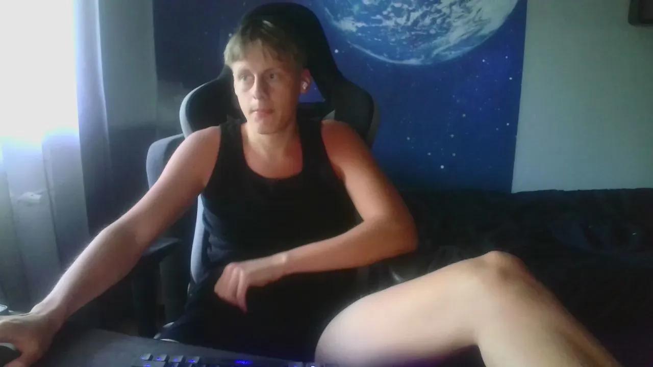 looverboy18y on Cam4 