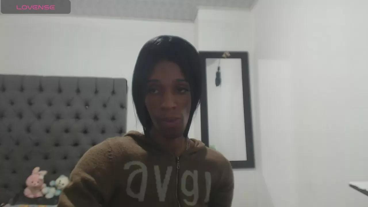 lucianadolll on Cam4 