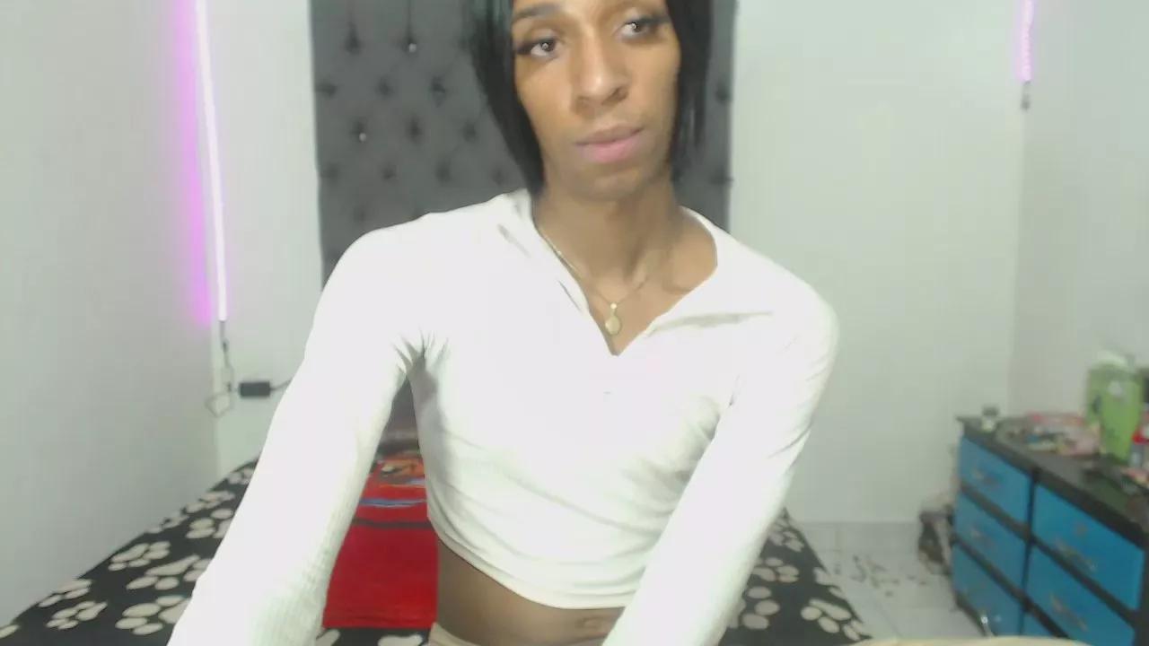 lucianadolll on Cam4 