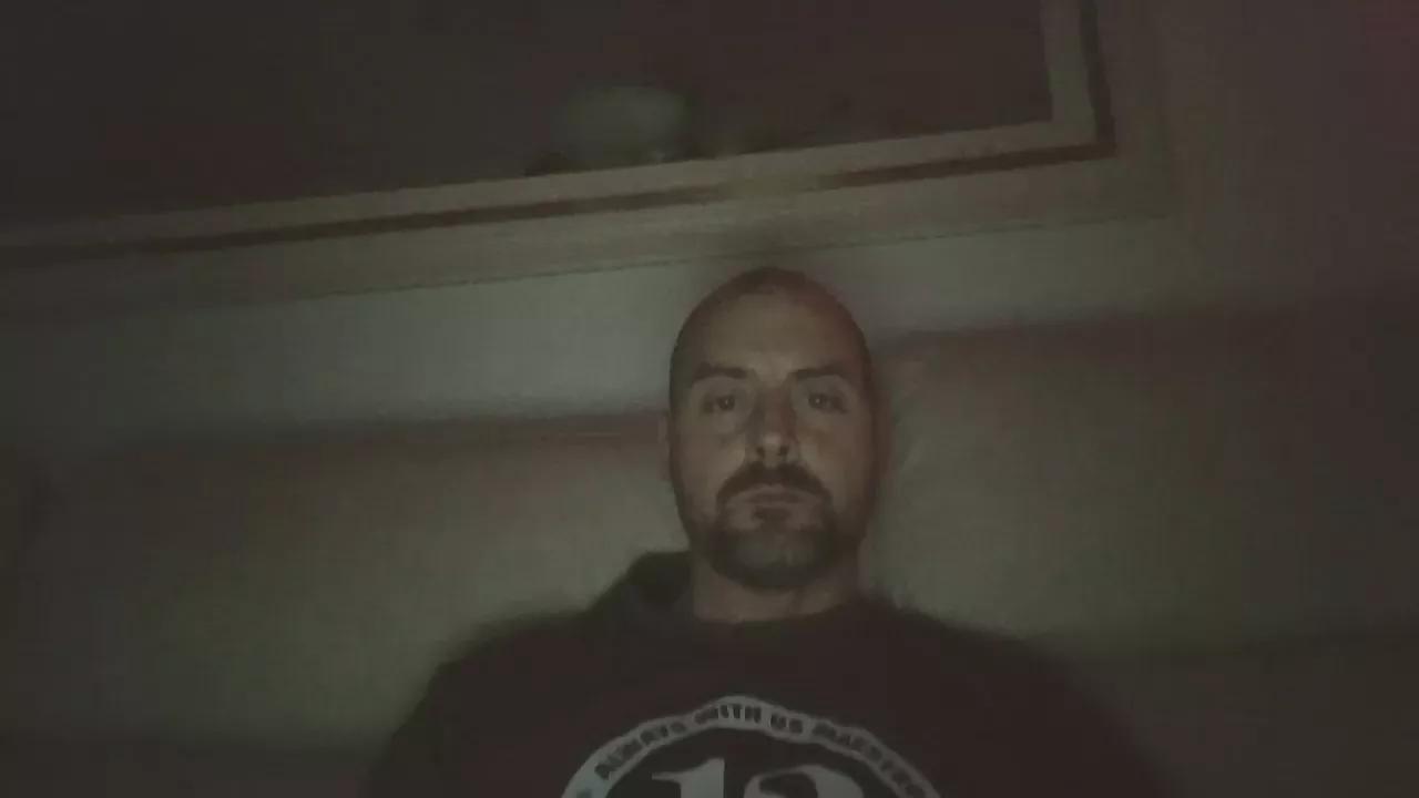 Madridhetero82 on Cam4 