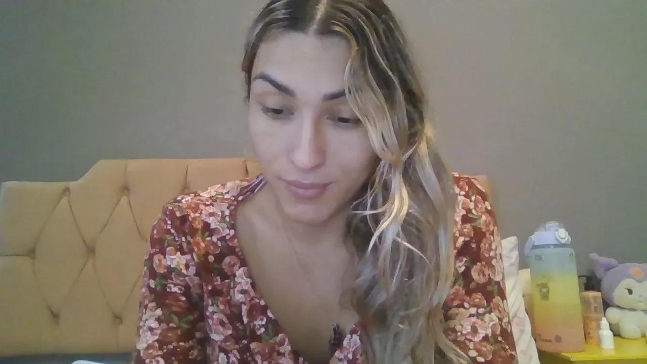 mariana105 on Cam4 