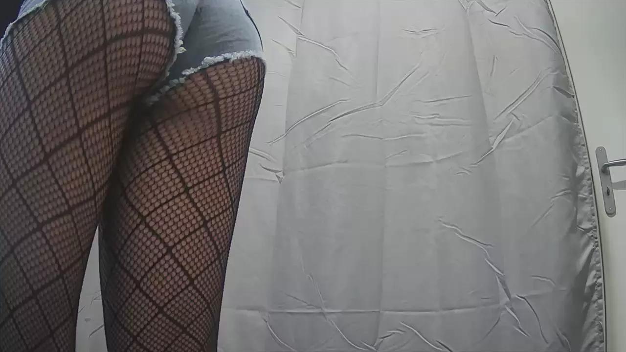 mathy38 on Cam4 