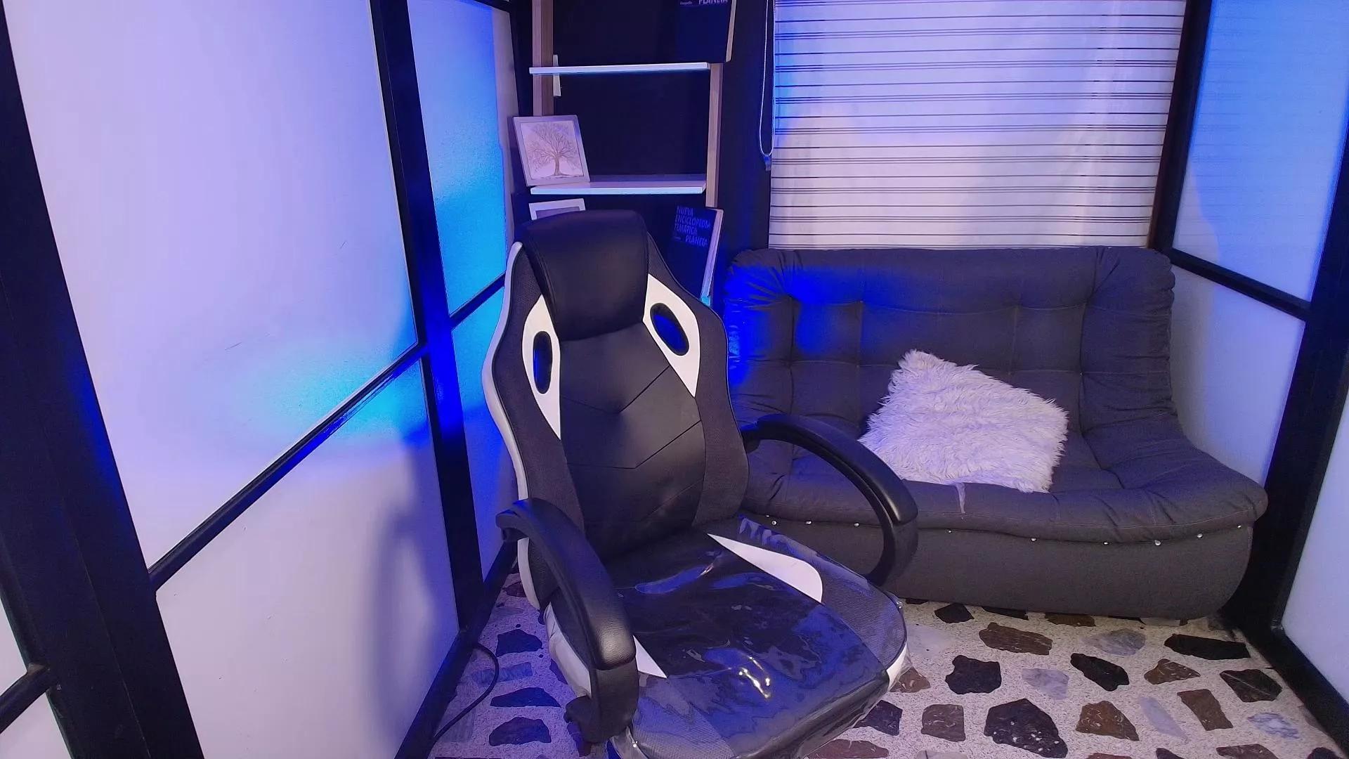 MaximusDicks on Cam4 