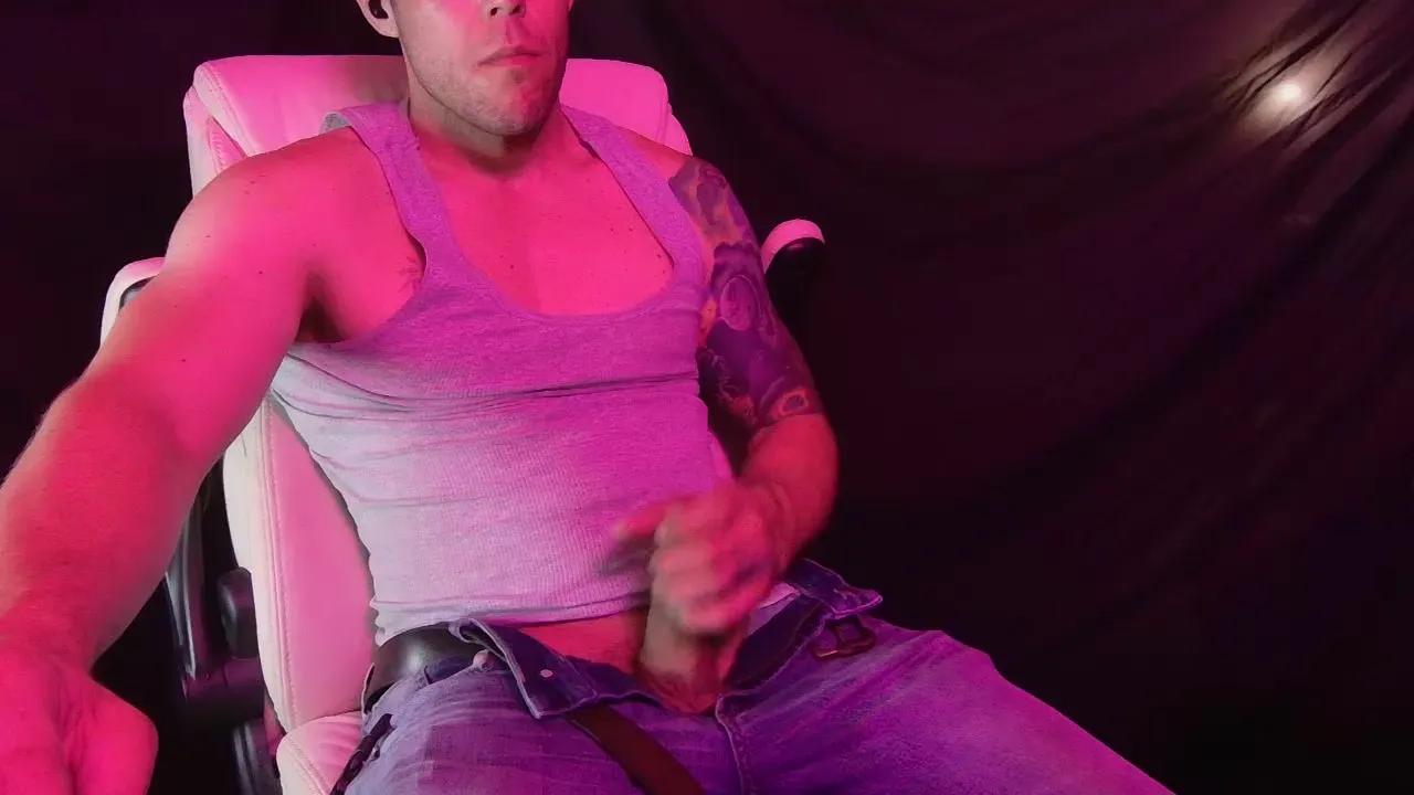 Mike__Oxlong on Cam4 