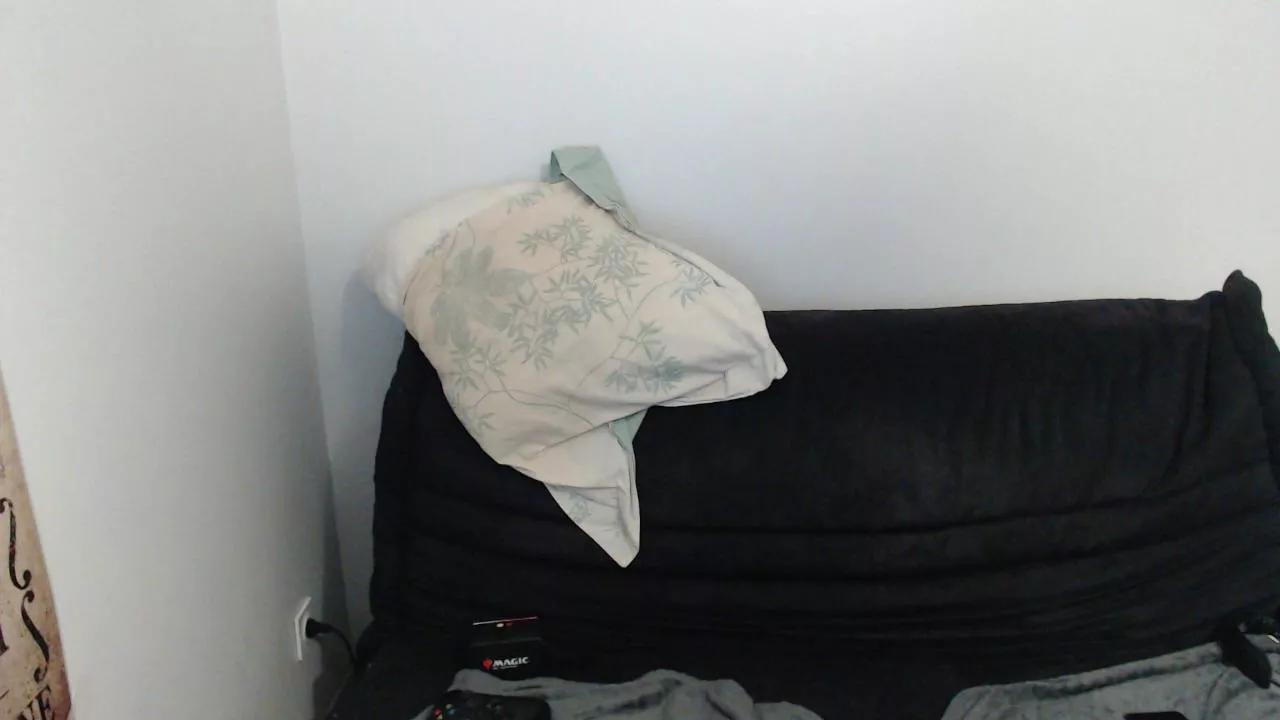 missthon on Cam4 