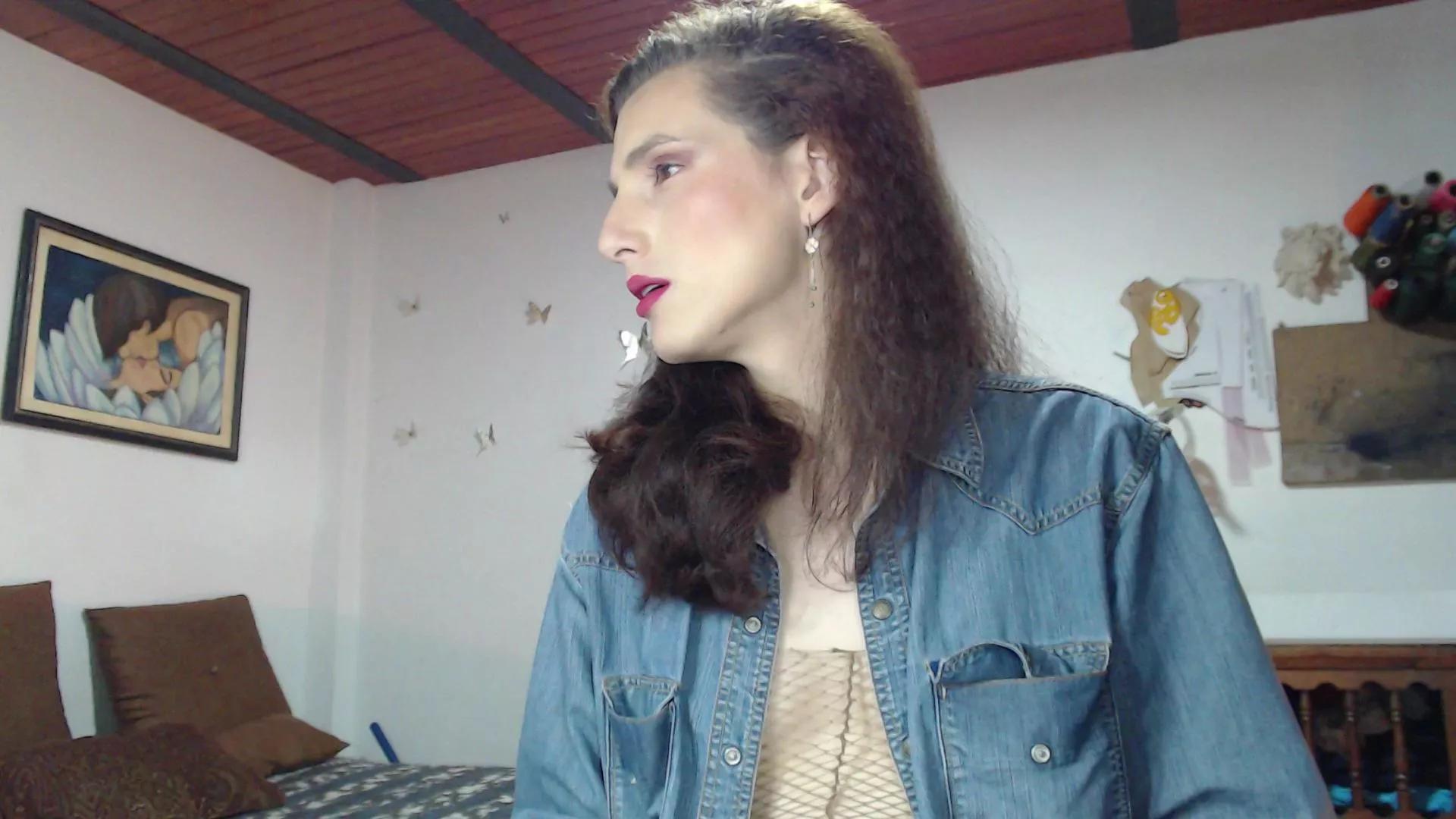 moira_hot on Cam4 