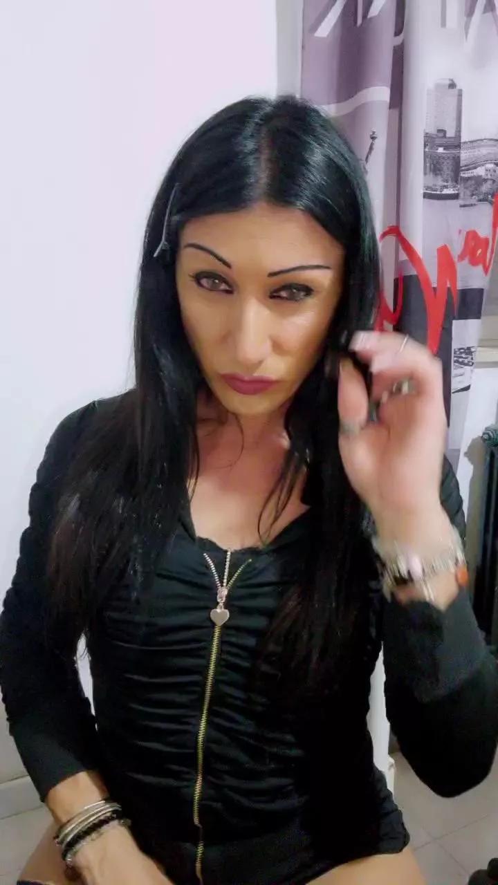 MONYTRAVCD on Cam4 