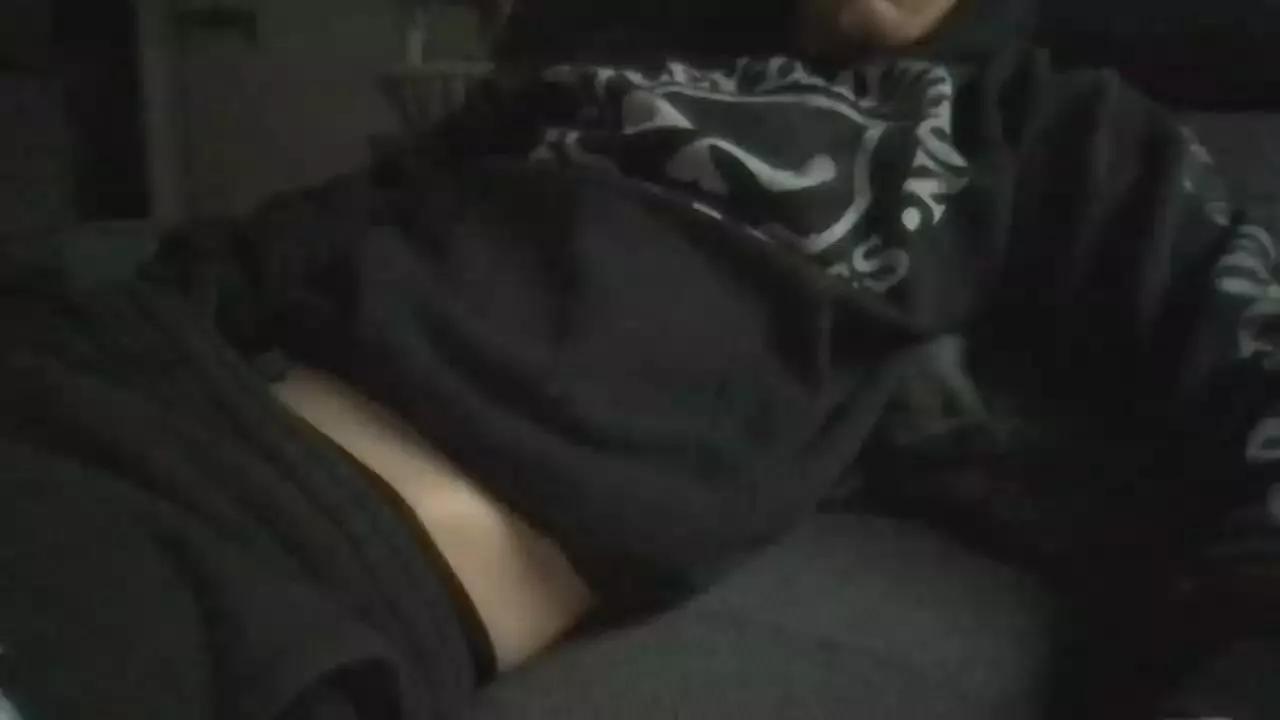 Mr_02_93 on Cam4 