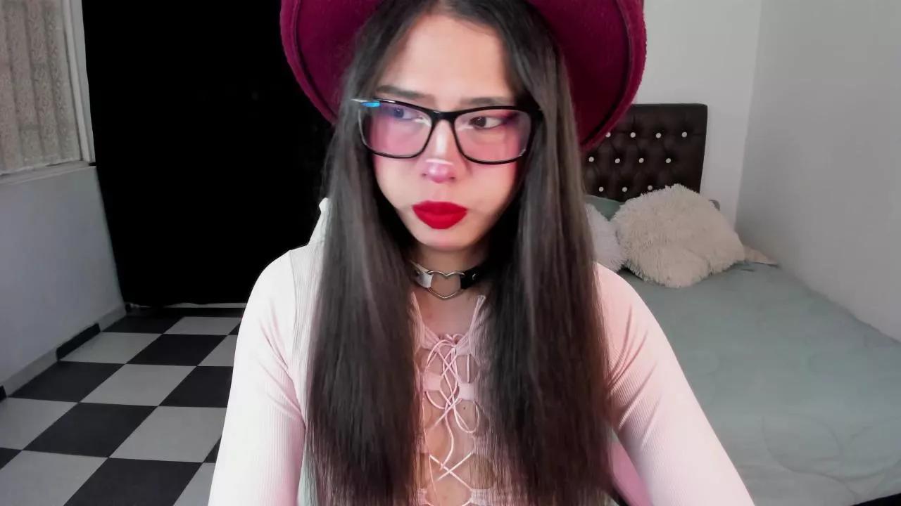 Paula_Kawaiifu on Cam4 