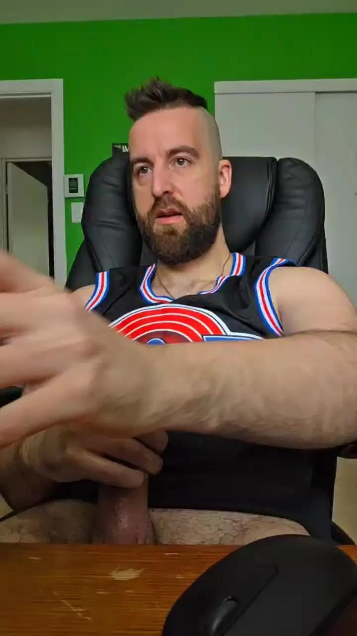 Pauly1988 on Cam4 