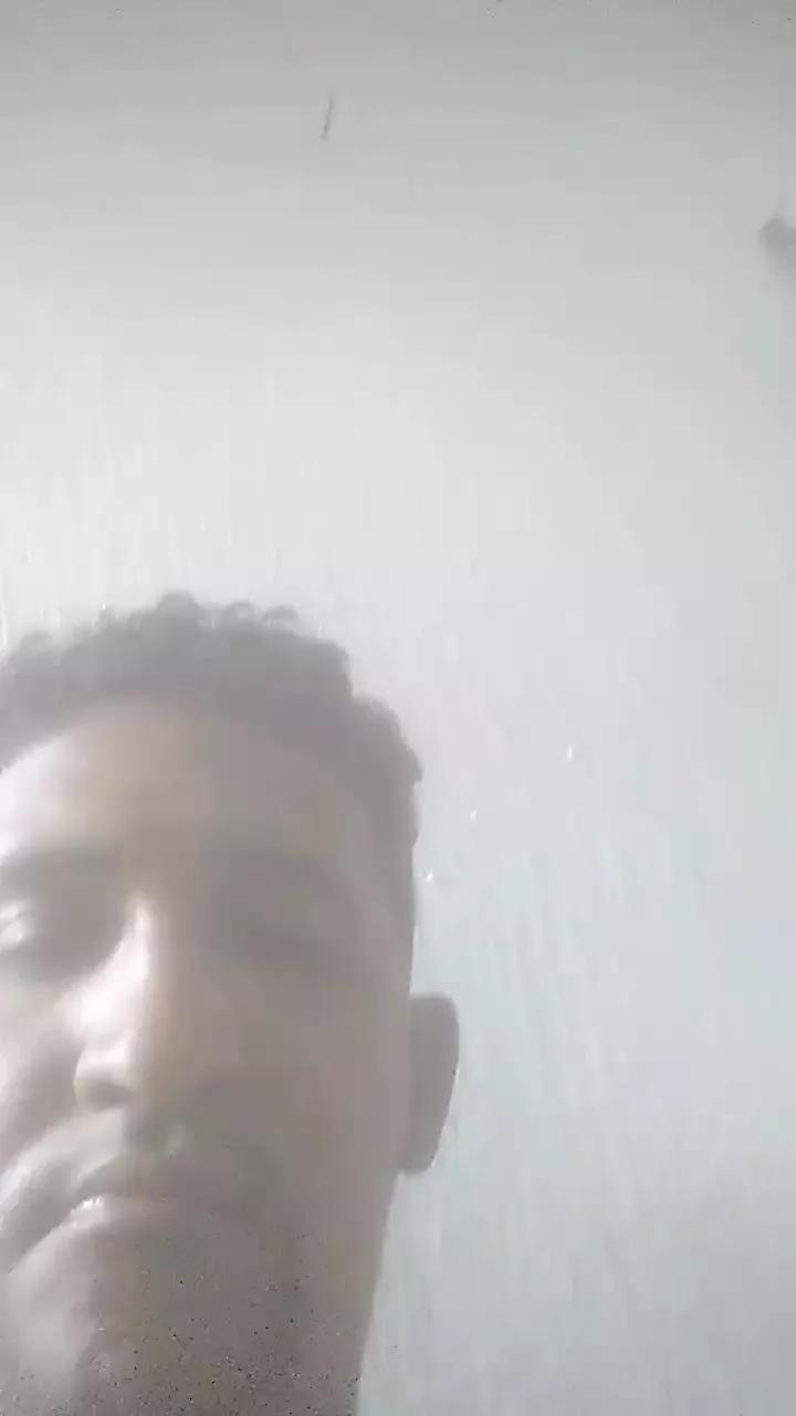 pauzudo25ju on Cam4 