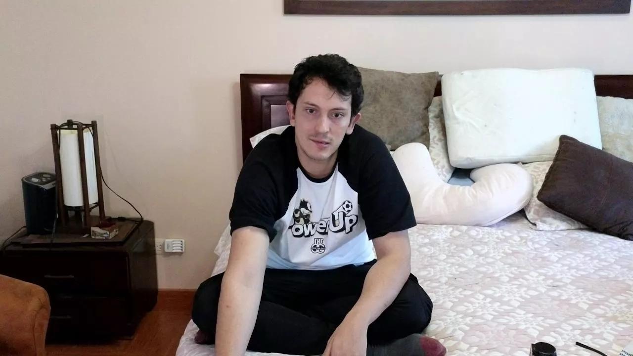 Serguioguecha33 on Cam4 