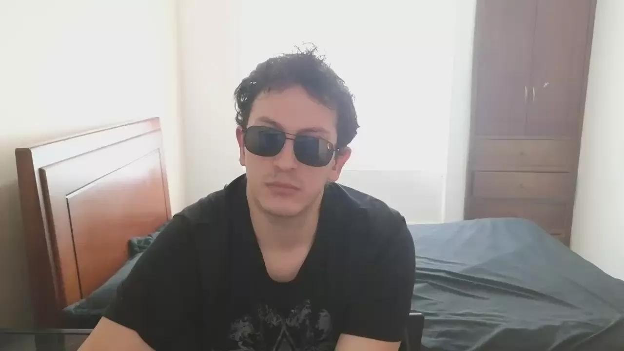 Serguioguecha33 on Cam4 