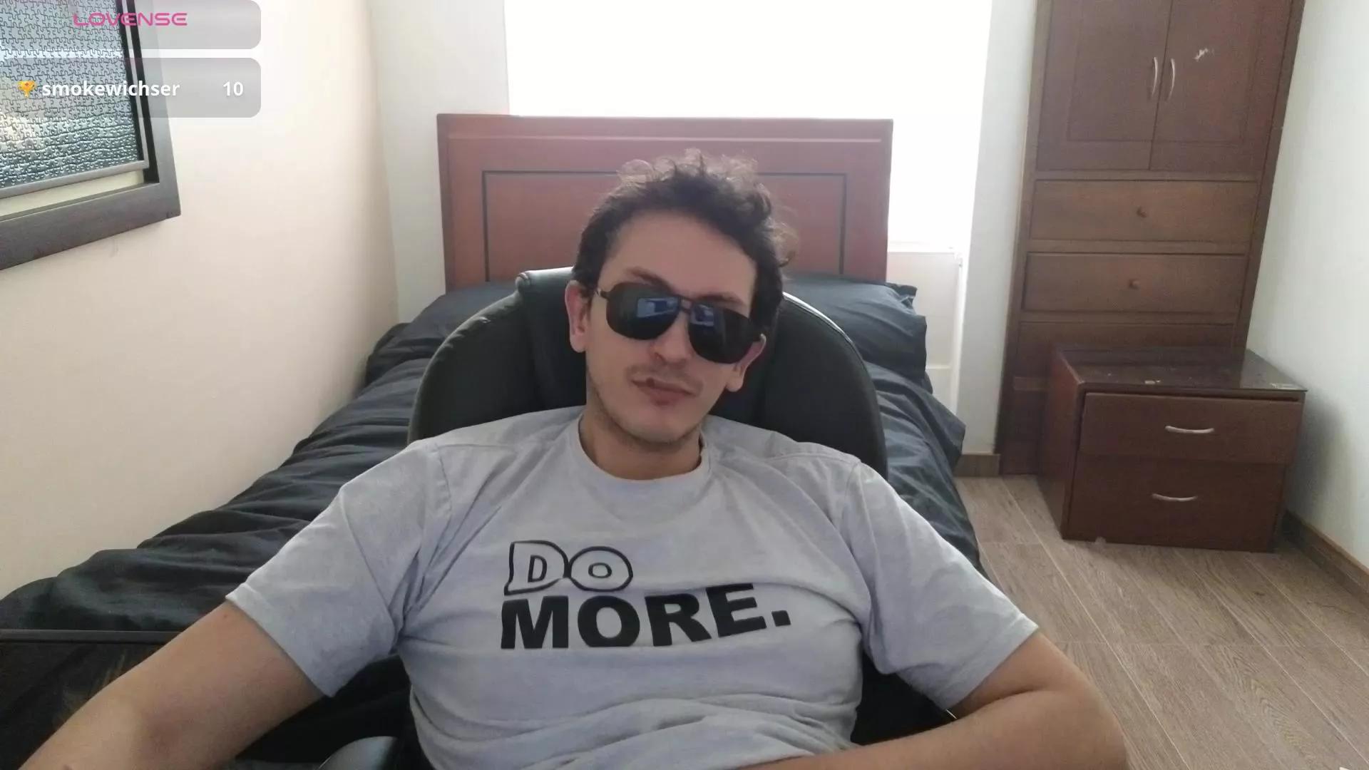 Serguioguecha33 on Cam4 