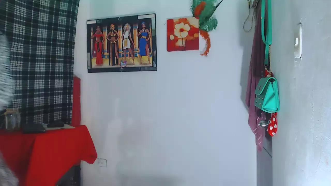 sextshotlatin on Cam4 
