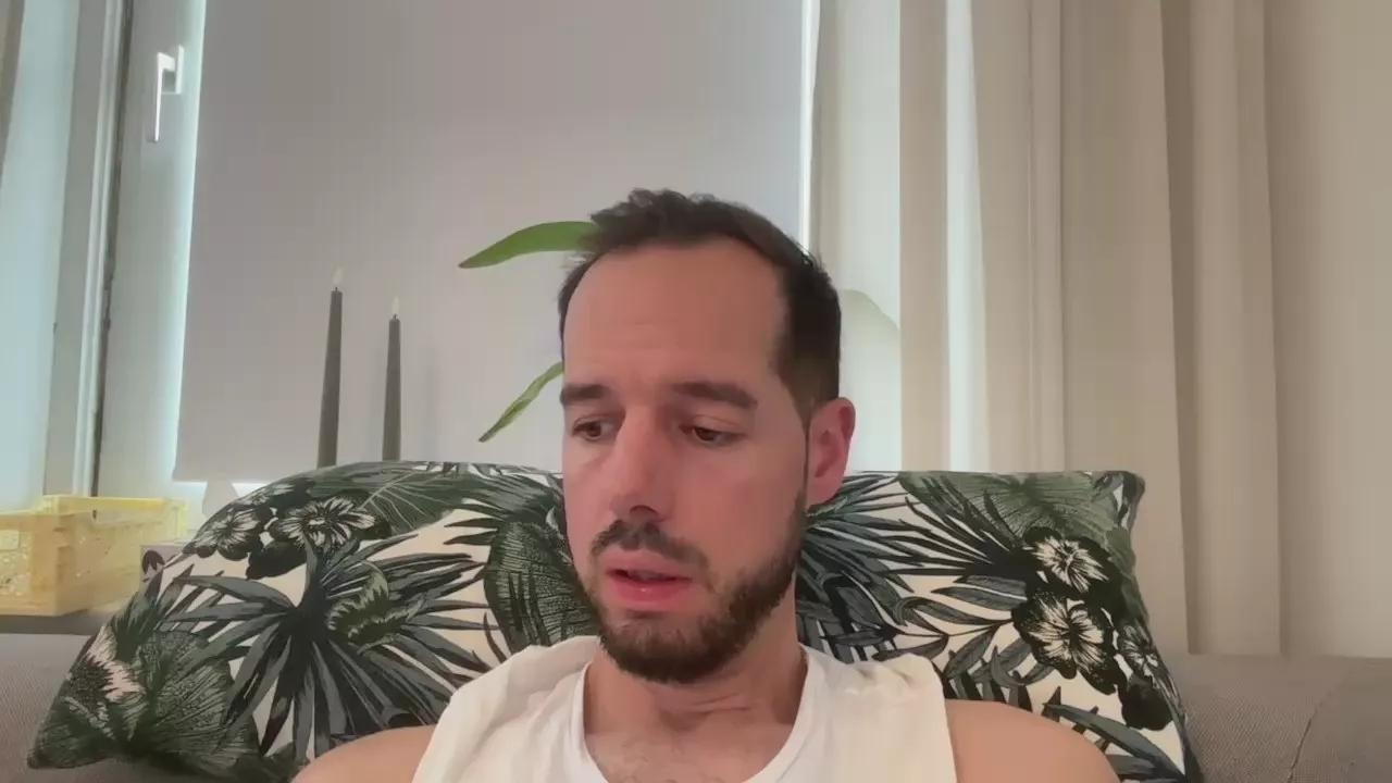 slavebi_84 on Cam4 