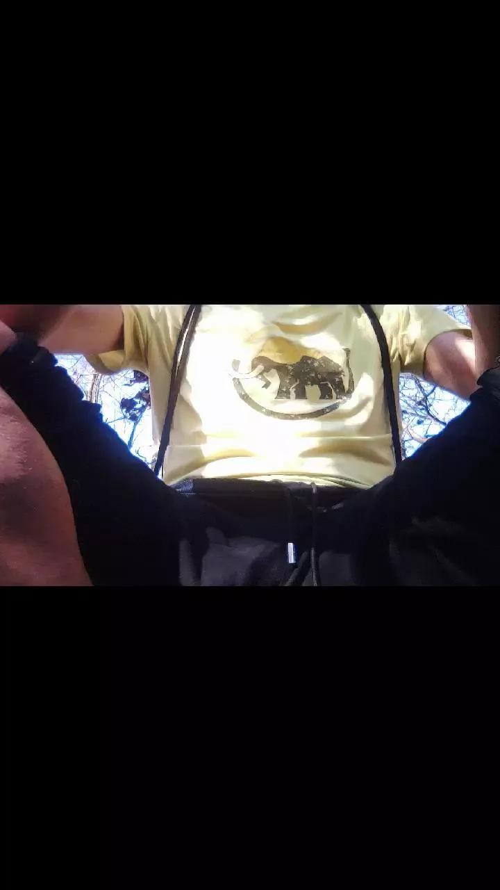 thingsbums on Cam4 