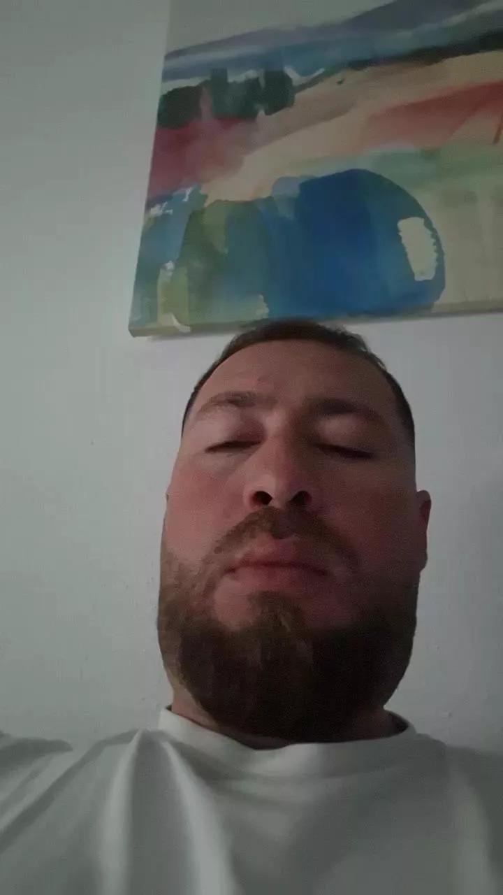 Thomast85 on Cam4 