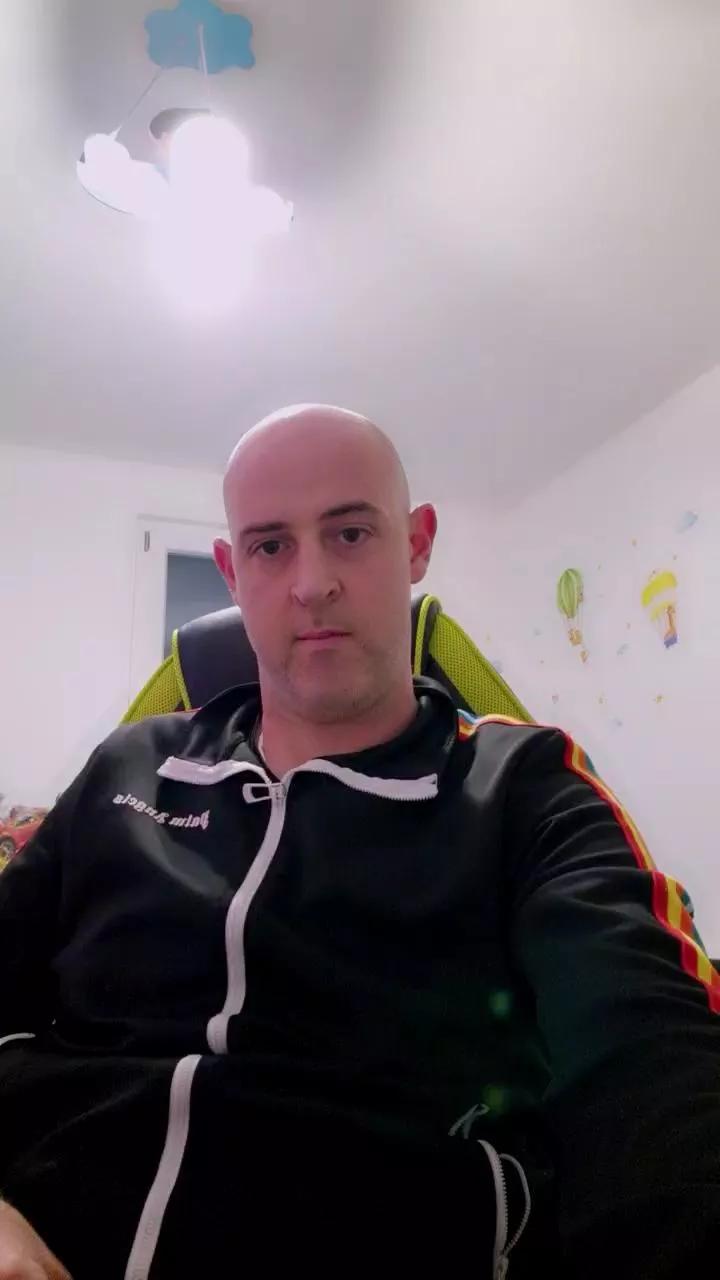 Xxxme85 on Cam4 
