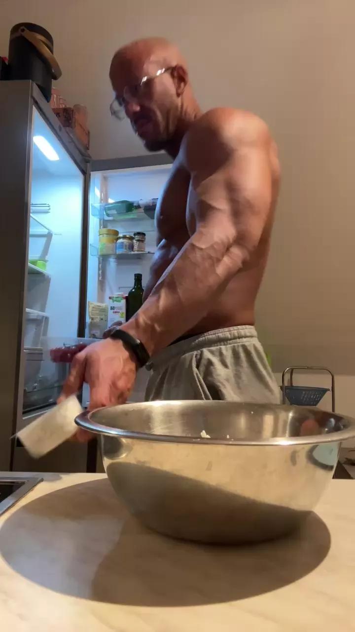 yumyum18 on Cam4 