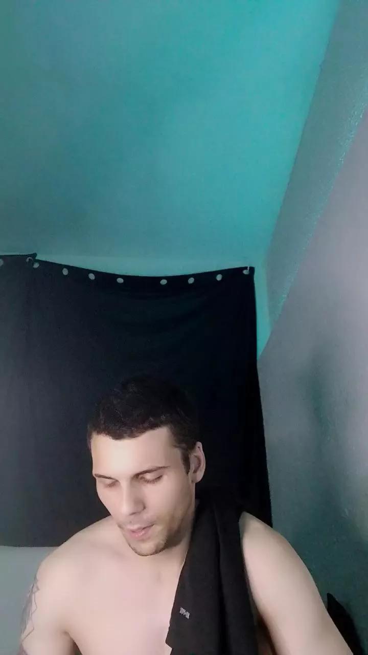 Zyonprive on Cam4 