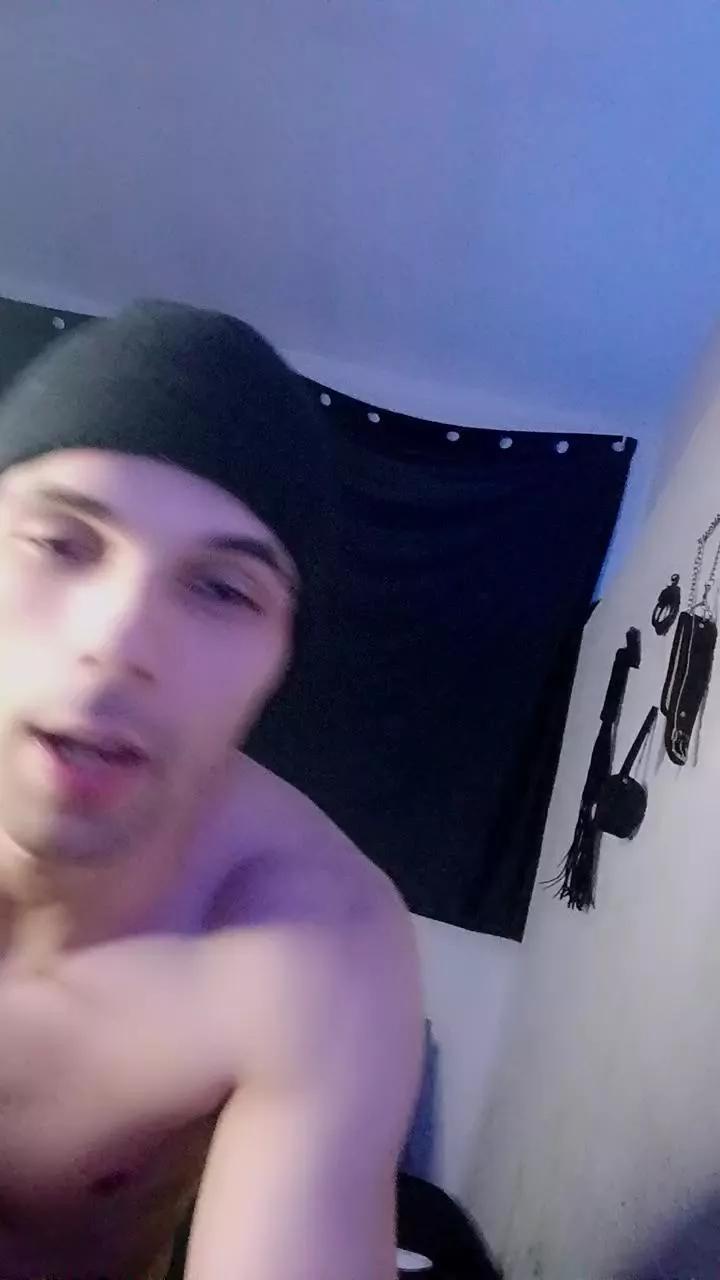 Zyonprive on Cam4 