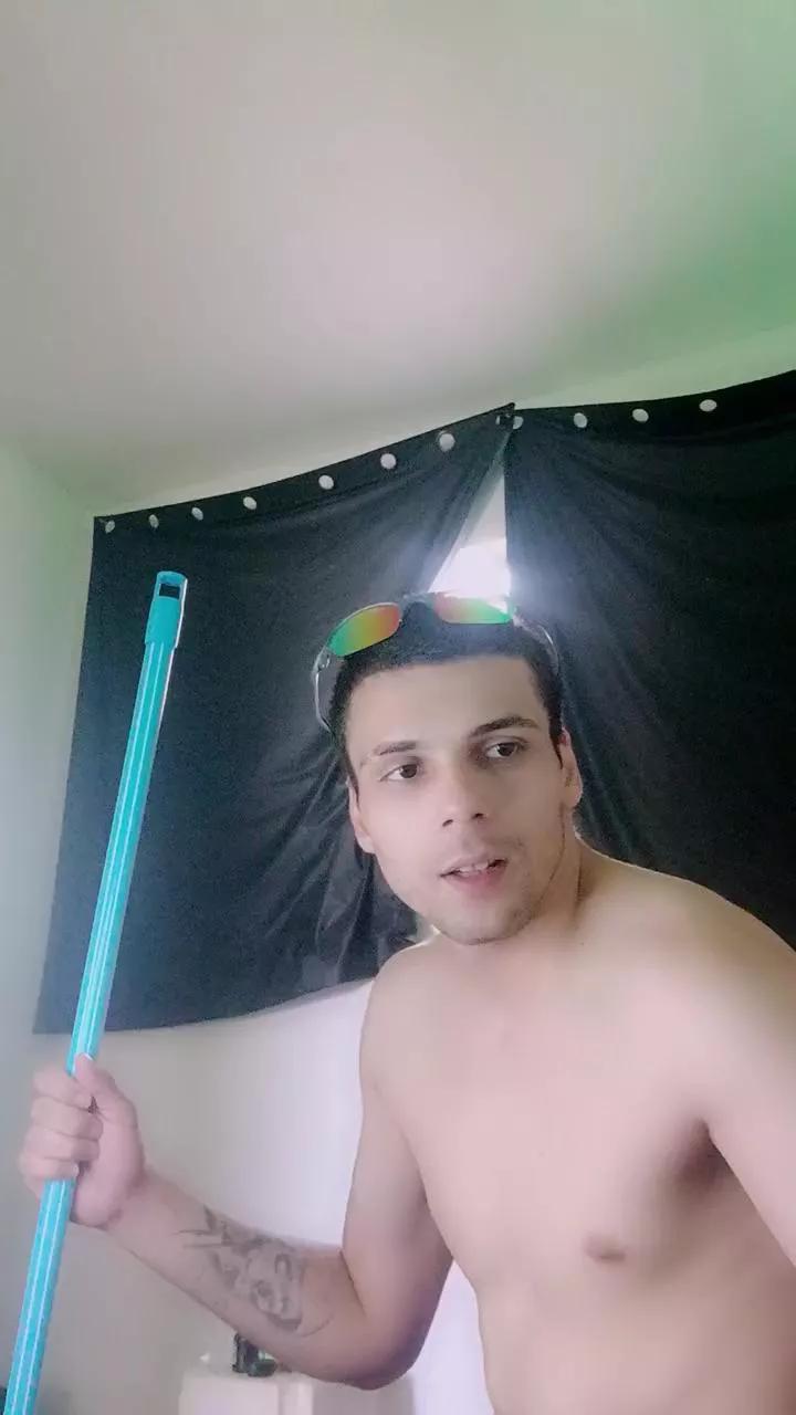Zyonprive on Cam4 