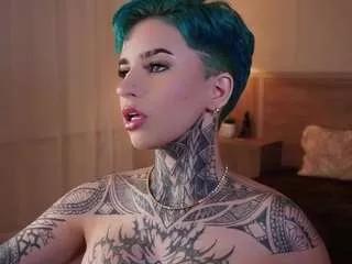 alicee-love on CamSoda 