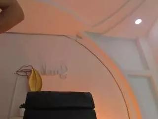 anthonella-browm on CamSoda 