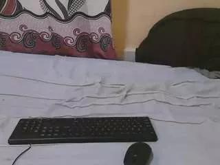 cute-tashline on CamSoda 