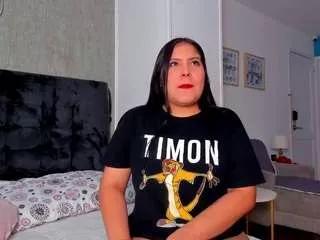 emiilyy-jones on CamSoda 
