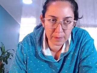 hot-white-snows on CamSoda 