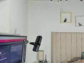 monthblack on CamSoda 