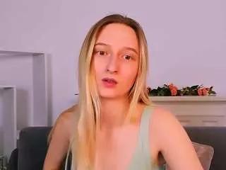 rinaaaa on CamSoda 