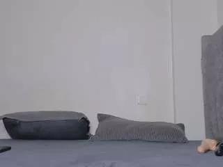 sexyariah on CamSoda 