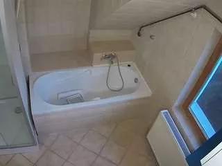 voyeurcam-julmodels-bath-2nd-1 on CamSoda 