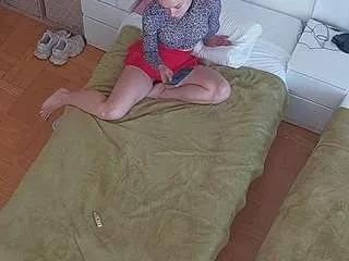 voyeurcam-julmodels-bed-7 on CamSoda 