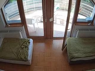 voyeurcam-julmodels-bed-7 on CamSoda 