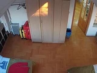 voyeurcam-julmodels-bed-7 on CamSoda 