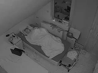 voyeurcam-julmodels-bed-7 on CamSoda 