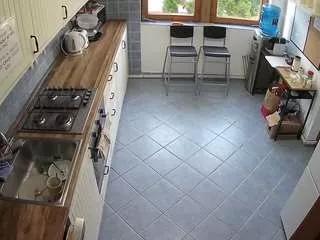 voyeurcam-julmodels-kitchen-2 on CamSoda 