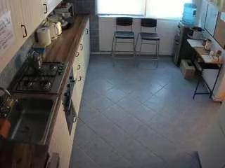voyeurcam-julmodels-kitchen-2 on CamSoda 